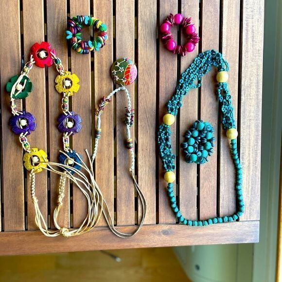 Jewelry - Wood fashion jewelry bundle 